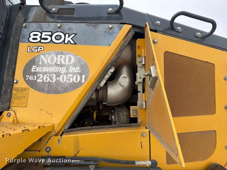 image for item YA4902 2015 John Deere 850k dozer
