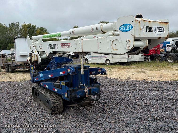 image for item YA4909 2016 Versalift Super Arborist 61 tracked boom lift