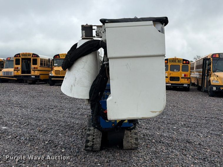 image for item YA4909 2016 Versalift Super Arborist 61 tracked boom lift