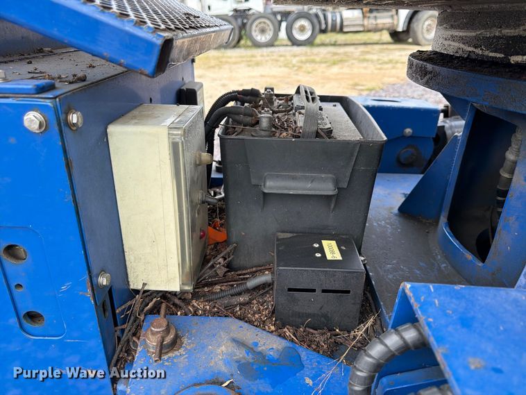 image for item YA4909 2016 Versalift Super Arborist 61 tracked boom lift