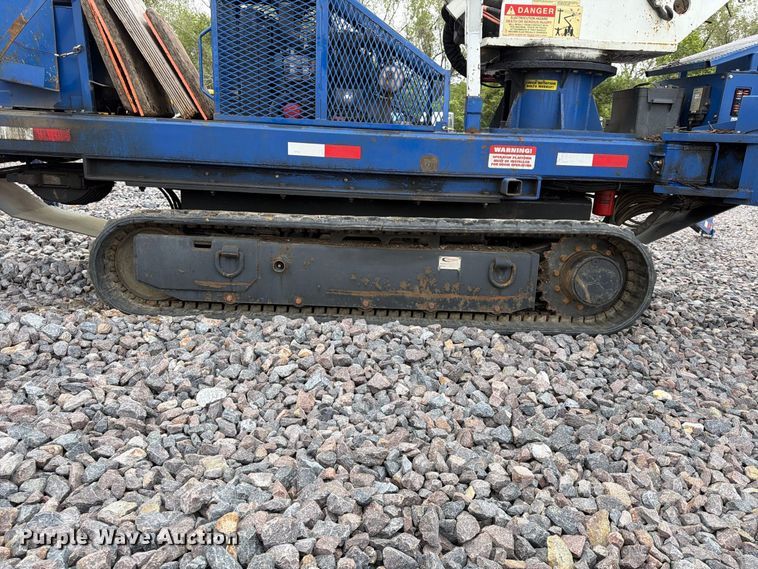 image for item YA4909 2016 Versalift Super Arborist 61 tracked boom lift