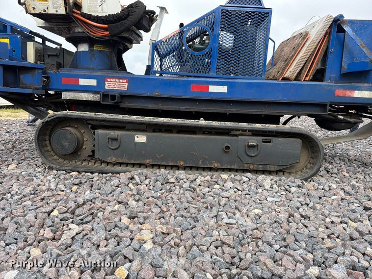 image for item YA4909 2016 Versalift Super Arborist 61 tracked boom lift