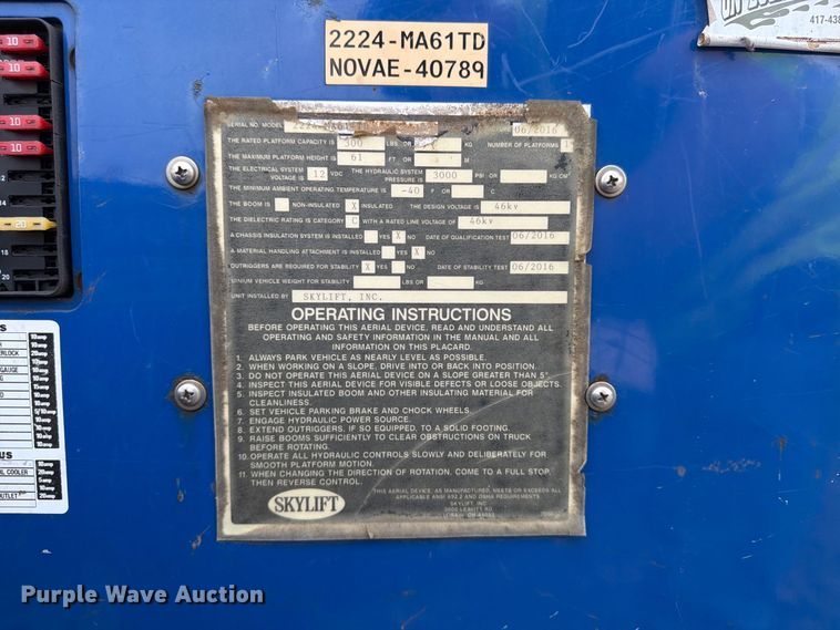 image for item YA4909 2016 Versalift Super Arborist 61 tracked boom lift