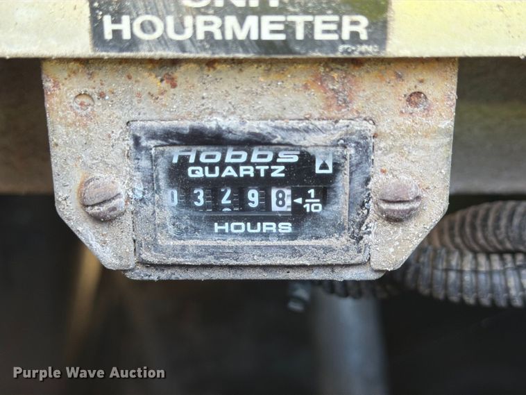 image for item YA4918 2006 GMC C5500 bucket truck
