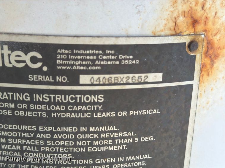 image for item YA4918 2006 GMC C5500 bucket truck