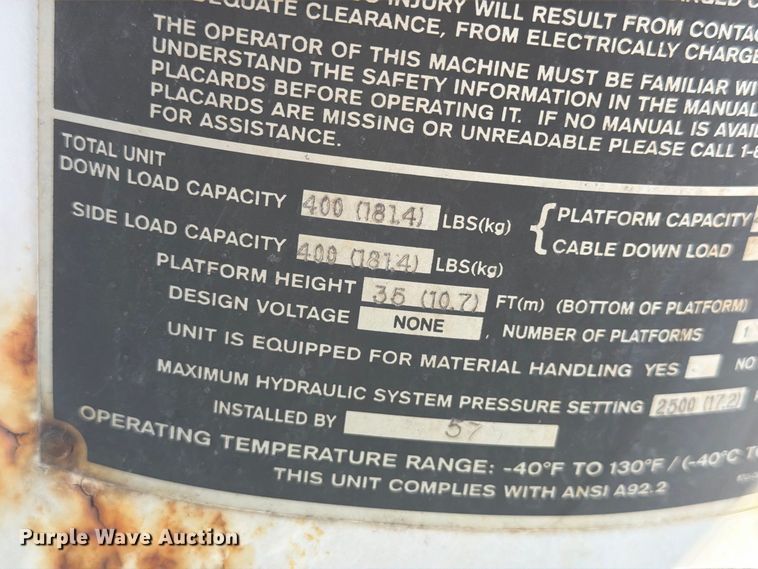 image for item YA4918 2006 GMC C5500 bucket truck