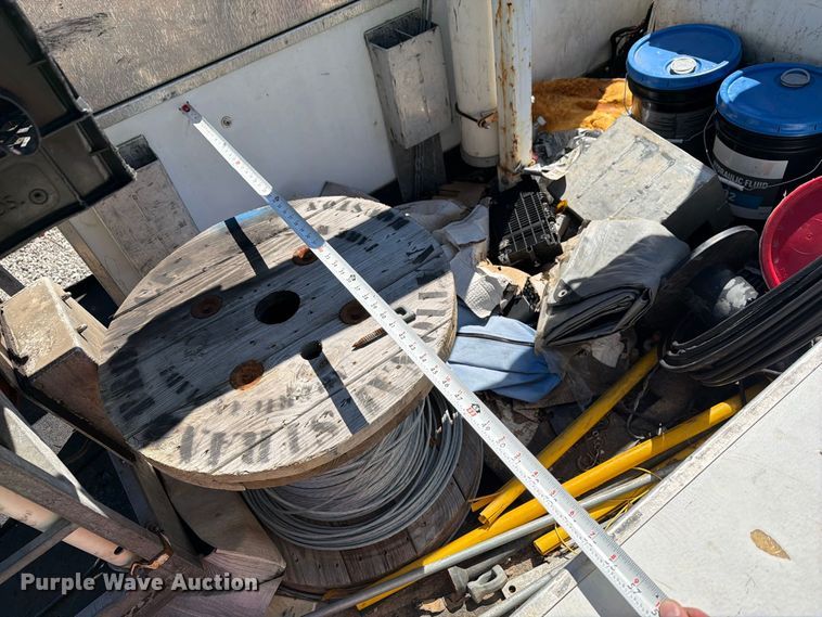 image for item YA4918 2006 GMC C5500 bucket truck