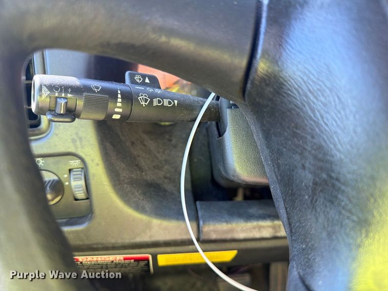 image for item YA4918 2006 GMC C5500 bucket truck