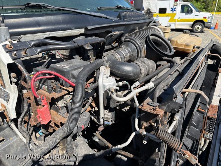 image for item YA4918 2006 GMC C5500 bucket truck
