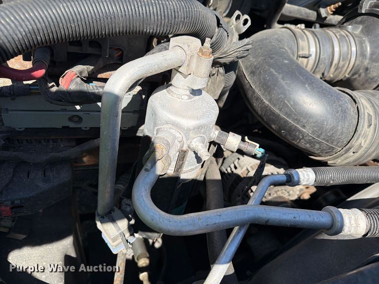 image for item YA4918 2006 GMC C5500 bucket truck