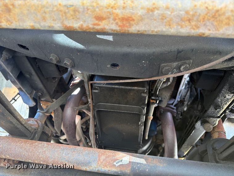 image for item YA4918 2006 GMC C5500 bucket truck