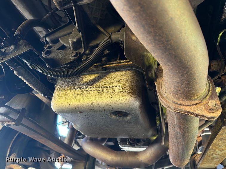 image for item YA4918 2006 GMC C5500 bucket truck
