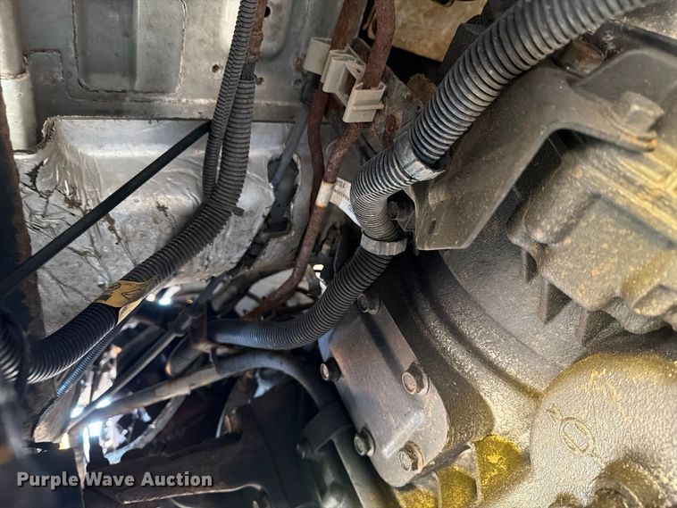 image for item YA4918 2006 GMC C5500 bucket truck