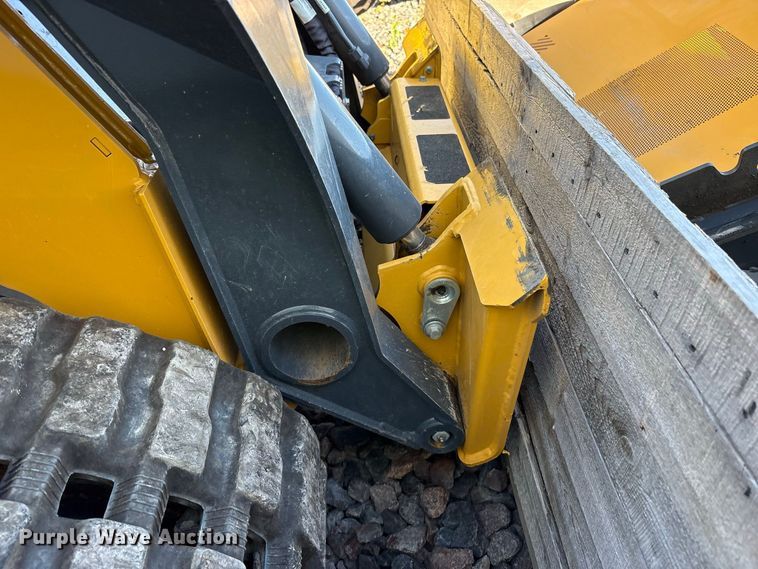 image for item YA4950 2023 John Deere 325G tracked skid steer loader