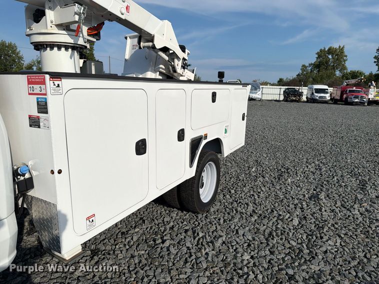 image for item YA4990 2024 Ford F550 Super Duty bucket truck