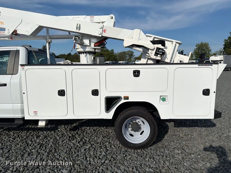 image for item YA4990 2024 Ford F550 Super Duty bucket truck