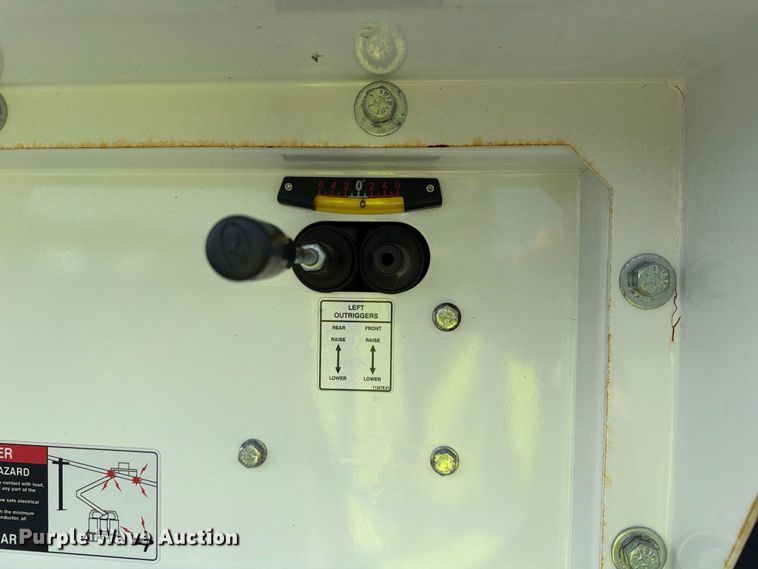 image for item YA4990 2024 Ford F550 Super Duty bucket truck