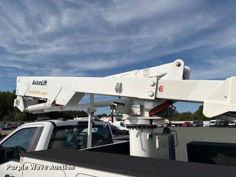 image for item YA4990 2024 Ford F550 Super Duty bucket truck