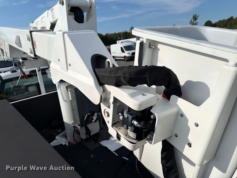 image for item YA4990 2024 Ford F550 Super Duty bucket truck