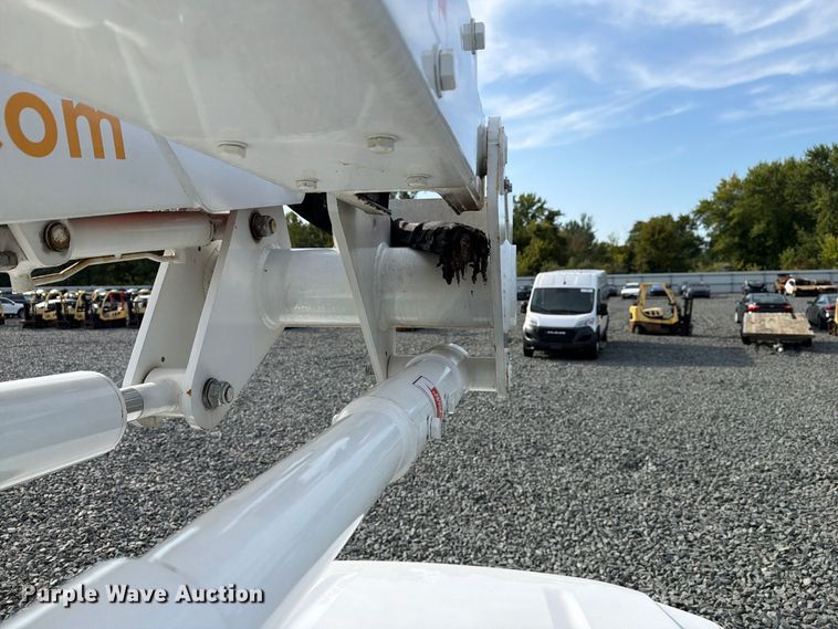 image for item YA4990 2024 Ford F550 Super Duty bucket truck