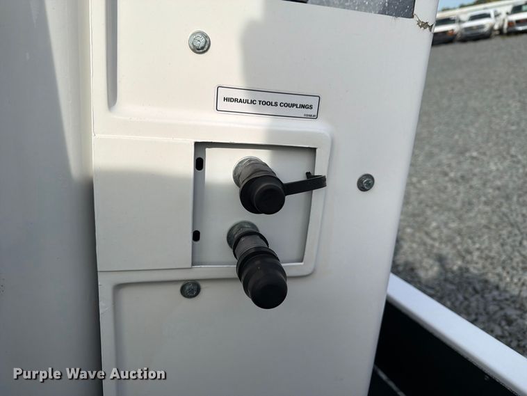 image for item YA4990 2024 Ford F550 Super Duty bucket truck