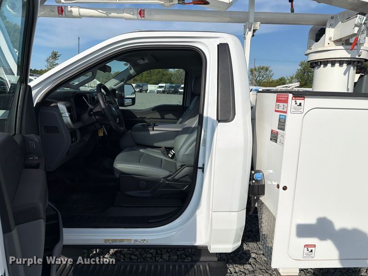 image for item YA4990 2024 Ford F550 Super Duty bucket truck