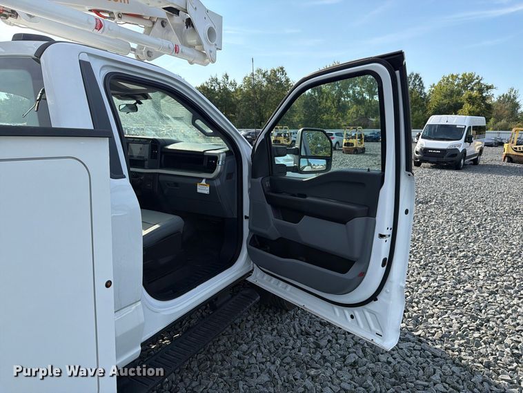 image for item YA4990 2024 Ford F550 Super Duty bucket truck