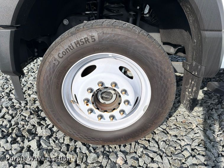 image for item YA4990 2024 Ford F550 Super Duty bucket truck