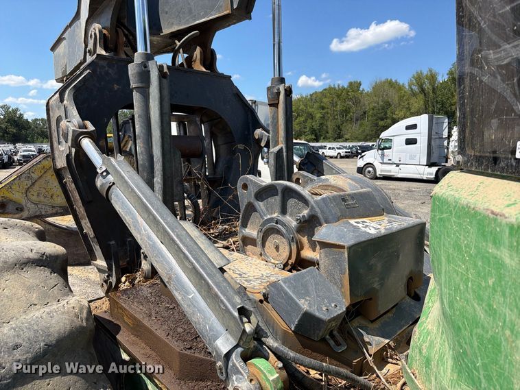 image for item YA5005 2019 John Deere 748L-II skidder
