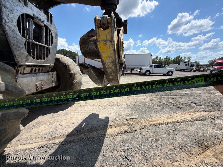 image for item YA5005 2019 John Deere 748L-II skidder