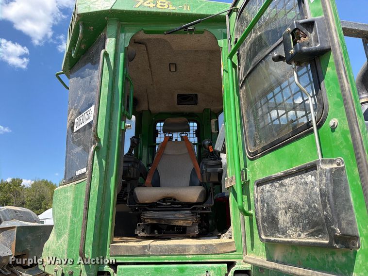 image for item YA5005 2019 John Deere 748L-II skidder