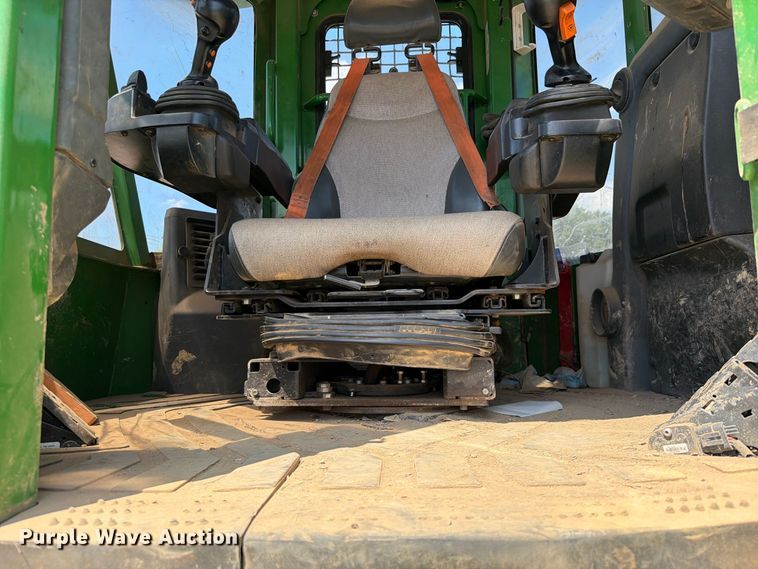 image for item YA5005 2019 John Deere 748L-II skidder