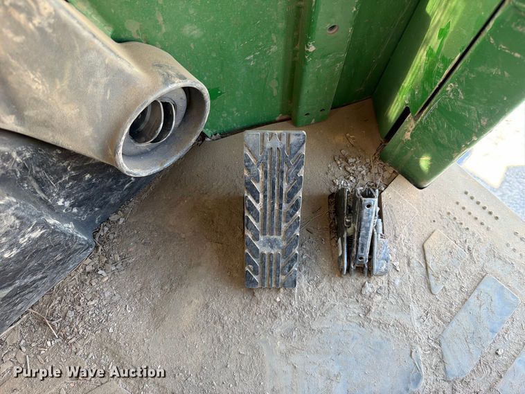 image for item YA5005 2019 John Deere 748L-II skidder