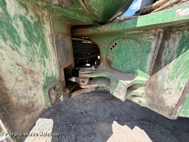 image for item YA5005 2019 John Deere 748L-II skidder