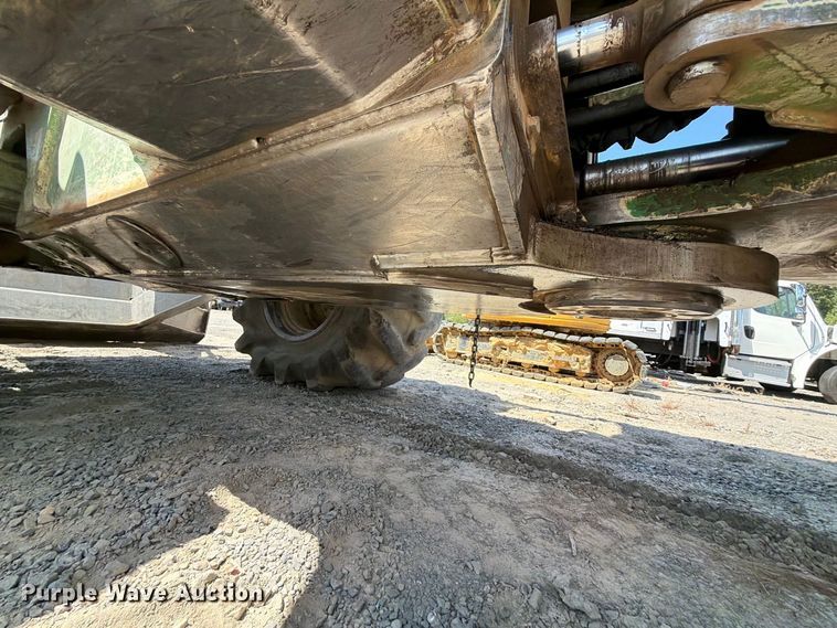 image for item YA5005 2019 John Deere 748L-II skidder
