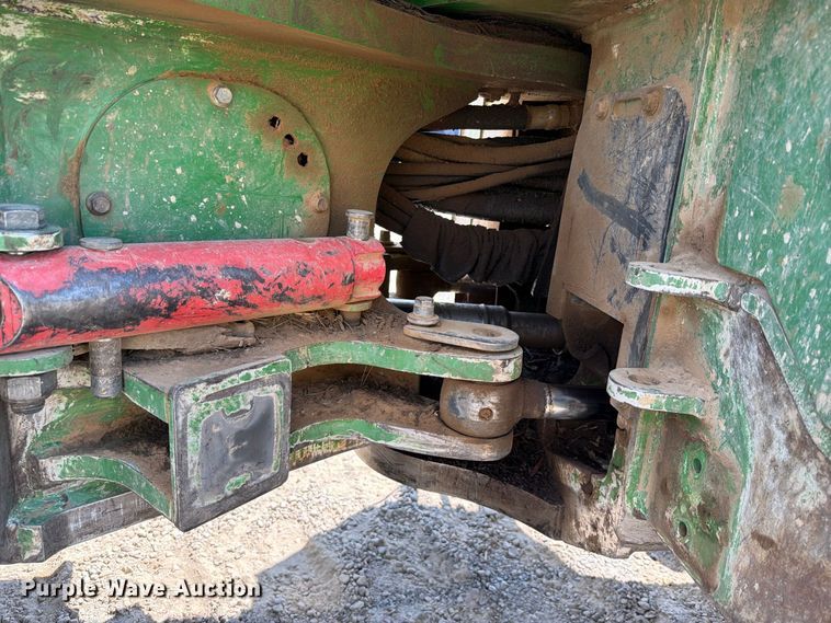 image for item YA5005 2019 John Deere 748L-II skidder