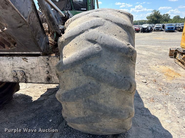 image for item YA5005 2019 John Deere 748L-II skidder