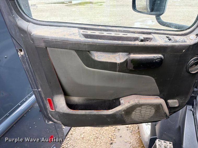 image for item YA5103 2022 Volvo VHD dump truck