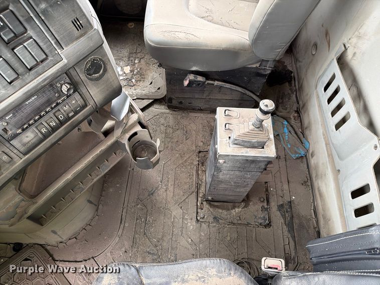 image for item YA5103 2022 Volvo VHD dump truck