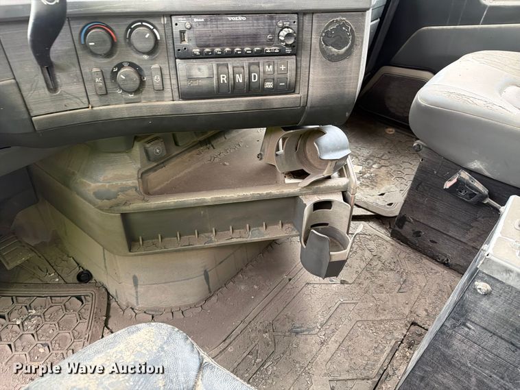 image for item YA5103 2022 Volvo VHD dump truck