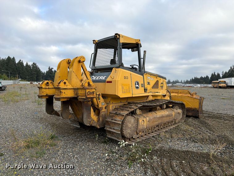 image for item YA5107 2006 John Deere 750J LT dozer