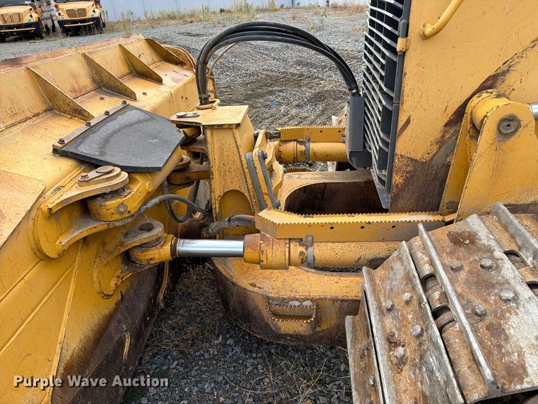 image for item YA5107 2006 John Deere 750J LT dozer