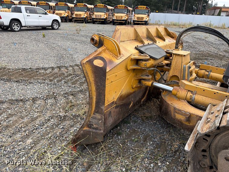 image for item YA5107 2006 John Deere 750J LT dozer