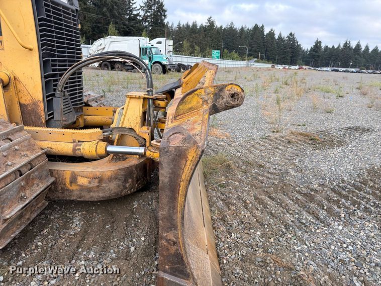 image for item YA5107 2006 John Deere 750J LT dozer