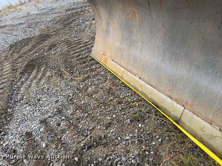 image for item YA5107 2006 John Deere 750J LT dozer