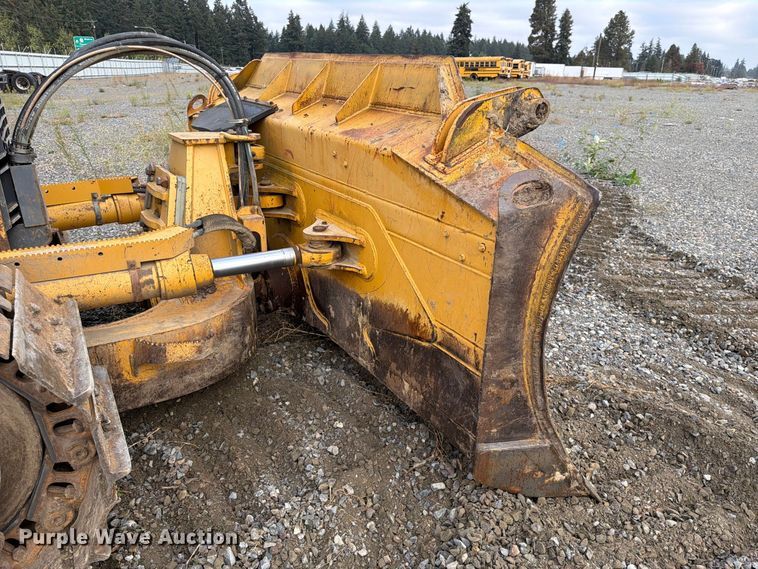 image for item YA5107 2006 John Deere 750J LT dozer