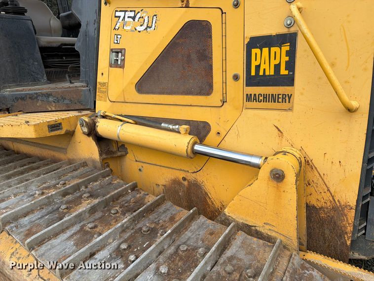 image for item YA5107 2006 John Deere 750J LT dozer