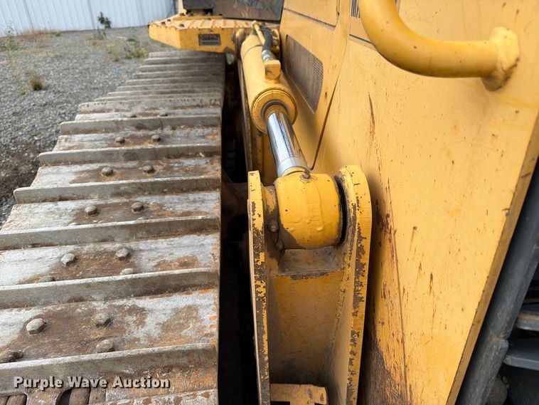 image for item YA5107 2006 John Deere 750J LT dozer