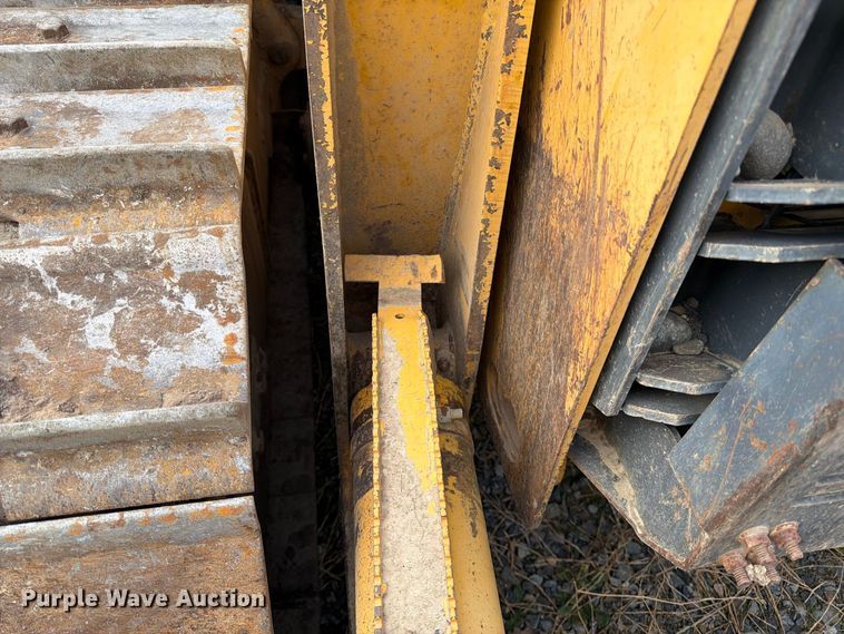 image for item YA5107 2006 John Deere 750J LT dozer
