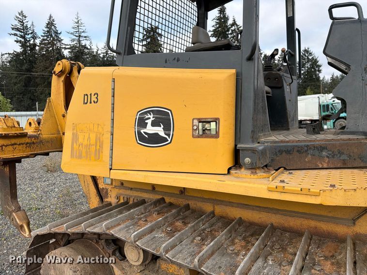 image for item YA5107 2006 John Deere 750J LT dozer